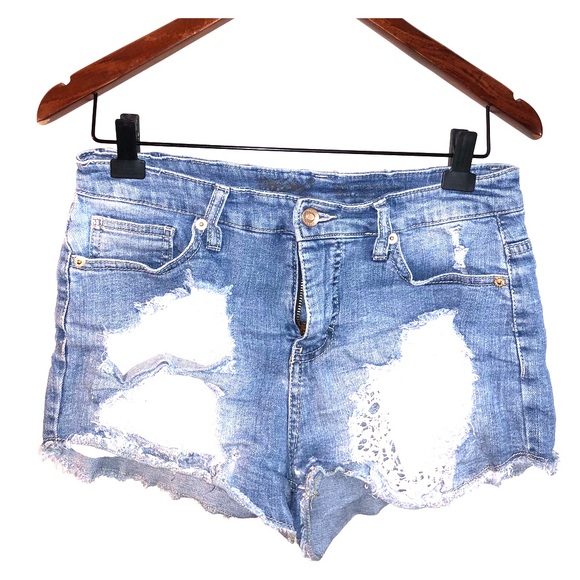 Shorts - Picture 1 of 2